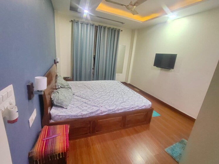 Bedroom, sector 15 3 Bedroom 1800 Sq.Ft. Builder Floor In Sector 15 Gurgaon 9176058
