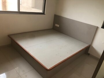 Room in 3 BHK Apartment at Shapoorji Pallonji Vanaha Springs, Bavdhan – for Rent