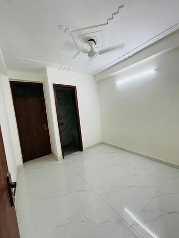 Room in 2 BHK Independent House at Chattarpur – for Sale