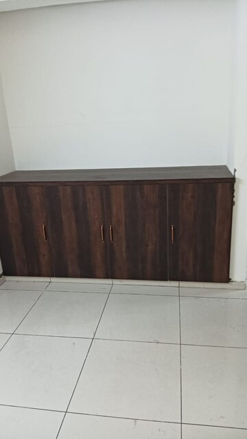 Room in 2 BHK Apartment at BPTP Discovery Park, Sector 80 – for Rent