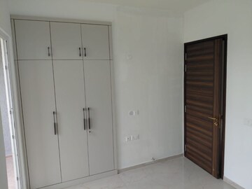Room in 3 BHK Apartment at Unitech Fresco, Sector 50 – for Rent