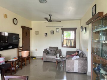 Living Room in 2 BHK Apartment at Janakpuri – for Rent
