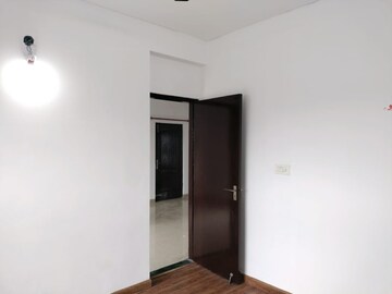Room in 3 BHK Apartment at BPTP Park Elite Floors, Sector 85 – for Rent