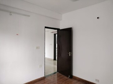 Room in 3 BHK Apartment at BPTP Park Elite Floors, Sector 85 – for Rent