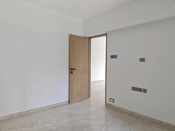 Room in 3 BHK Apartment at Veena Solace, Santacruz West – for Sale