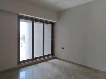 Room in 3 BHK Apartment at Veena Solace, Santacruz West – for Sale
