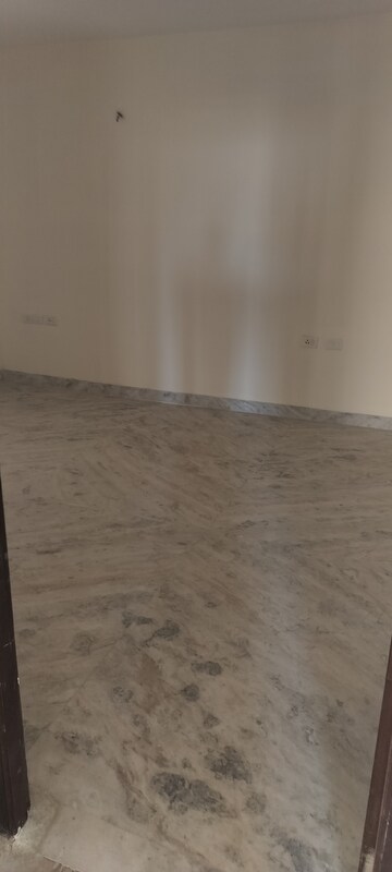 Room in 3 BHK Apartment at Aditya Empress Towers, Shaikpet – for Sale