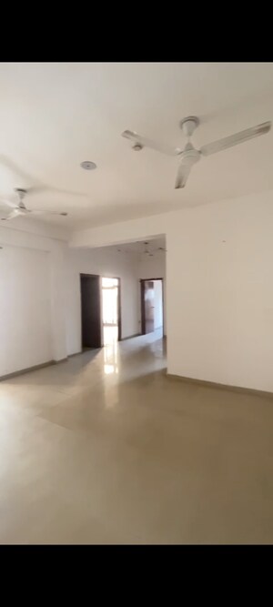 Room in 3 BHK Apartment at Gaur City 2 - 16th Avenue, Sector 16c Greater Noida – for Sale