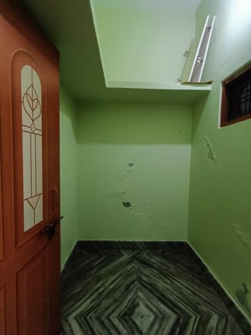Furnished Amenities in 2.5 BHK Independent House at Gomti Nagar – for Rent