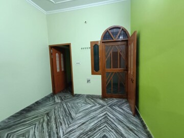 Bedroom in 2.5 BHK Independent House at Gomti Nagar – for Rent