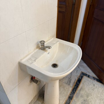 Bathroom in 2 BHK Apartment at Best Home 7, Sector 72 – for Rent
