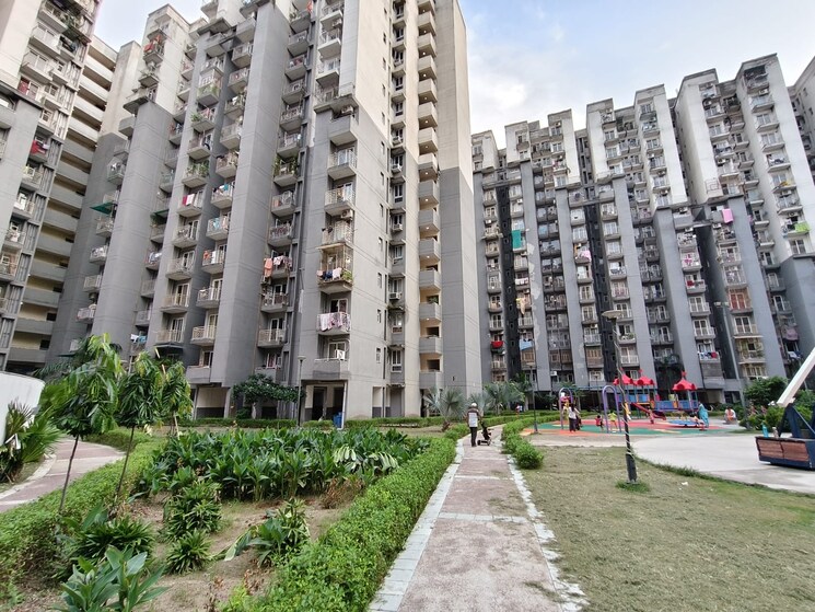 Exterior View, aditya-urban-homes 2 Bedroom 840 Sq.Ft. Apartment In Shahpur Bamheta Ghaziabad 9176393