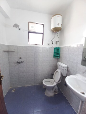 Bathroom in 2 BHK Apartment at Ninex RMG Residency, Sector 37c – for Rent