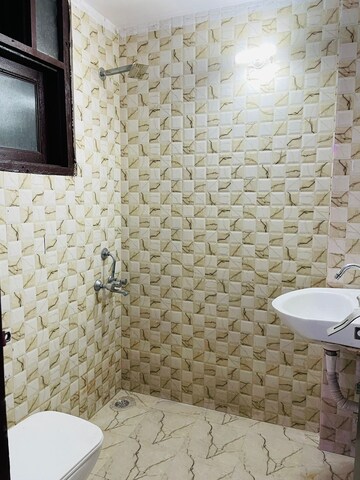 Bathroom in 1 BHK Apartment at Saket – for Rent