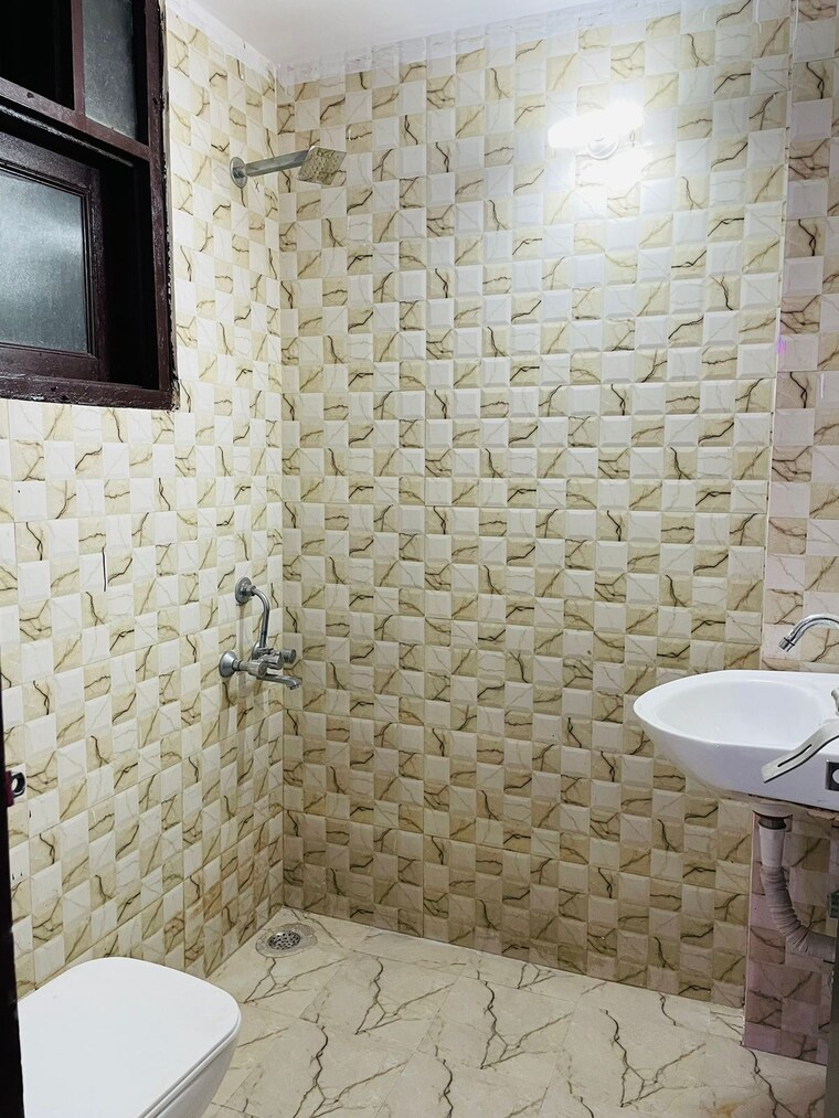 Bathroom, saket 1 Bedroom 680 Sq.Ft. Apartment In Saket Delhi 9176437