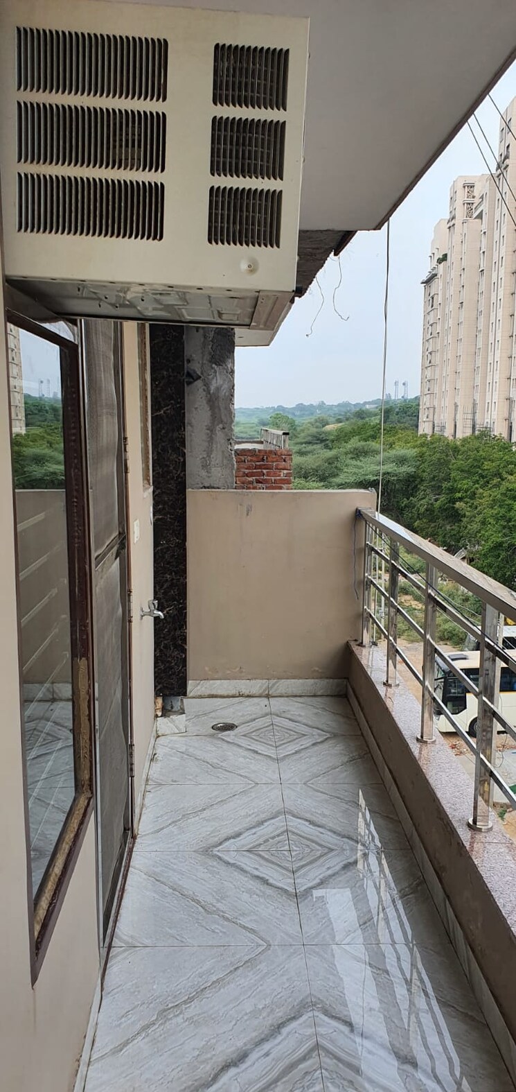 Balcony, sector 57 3 Bedroom 210 Sq.Yd. Builder Floor In Sector 57 Gurgaon 9176408