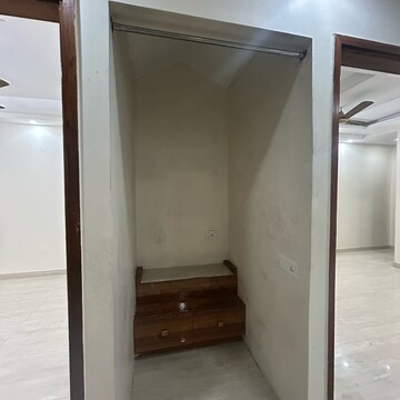 Building Lobby in 3 BHK Builder Floor at Sector 46 – for Rent