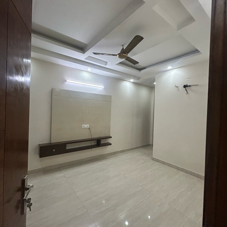 Room, sector 46 3 Bedroom 264 Sq.Yd. Builder Floor In Sector 46 Gurgaon 9176565