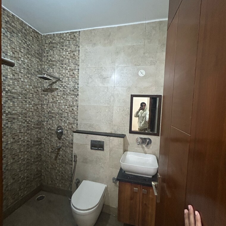 Bathroom, sector 46 3 Bedroom 264 Sq.Yd. Builder Floor In Sector 46 Gurgaon 9176565