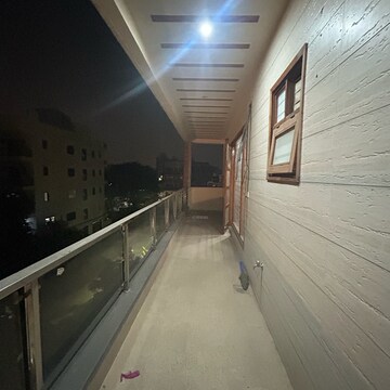 Balcony in 3 BHK Builder Floor at Sector 46 – for Rent