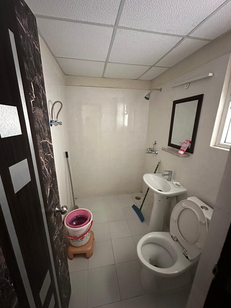 Bathroom, dpl-flora-heritage 2 Bedroom 987 Sq.Ft. Apartment In Sector 1 Greater Noida Greater Noida 9176482