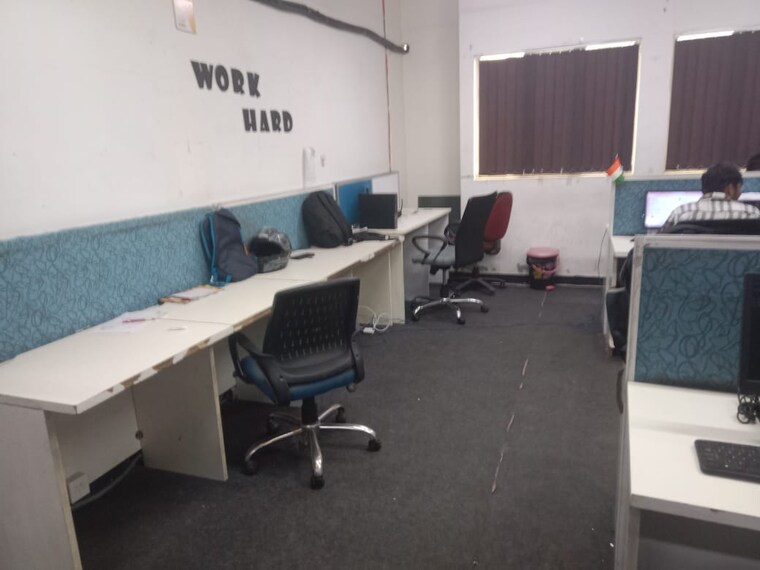 Team Area, sector 3 Commercial Office Space 1200 Sq.Ft. In Sector 3 Noida 9176534