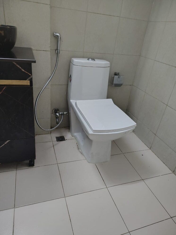 Bathroom, sector 56 3 Bedroom 250 Sq.Yd. Builder Floor In Sector 56 Gurgaon 9176484