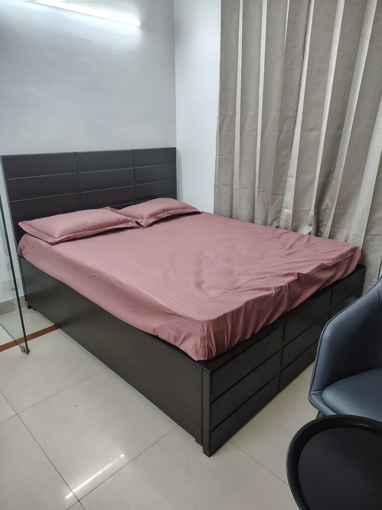 Bedroom, sector 56 3 Bedroom 250 Sq.Yd. Builder Floor In Sector 56 Gurgaon 9176484