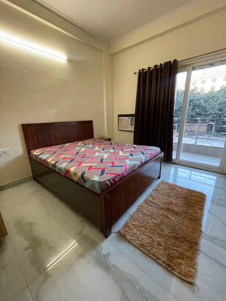 Bedroom, sector 56 3 Bedroom 250 Sq.Yd. Builder Floor In Sector 56 Gurgaon 9176484