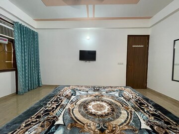 Bedroom in 3 BHK Builder Floor at Sector 56 – for Sale