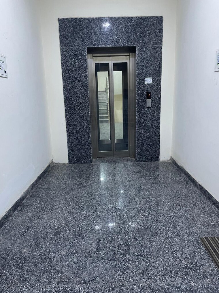 undefined, sector 56 3 Bedroom 250 Sq.Yd. Builder Floor In Sector 56 Gurgaon 9176484