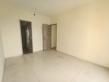 Room in 3 BHK Apartment at The Wadhwa Atmosphere, Mulund West – for Rent