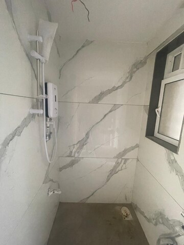Bathroom in 2 BHK Apartment at Nahar Amaryllis Towers and Plaza, Chandivali – for Rent