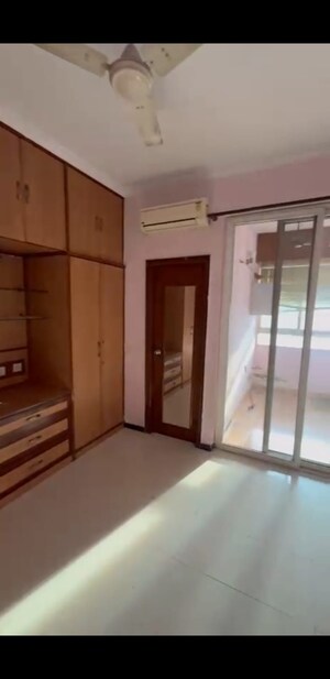 2 BHK Apartment For Sale in Express Garden, Vaibhav Khand