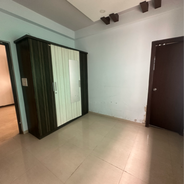 Room in 3 BHK Apartment at Jains PCH, Begumpet – for Rent