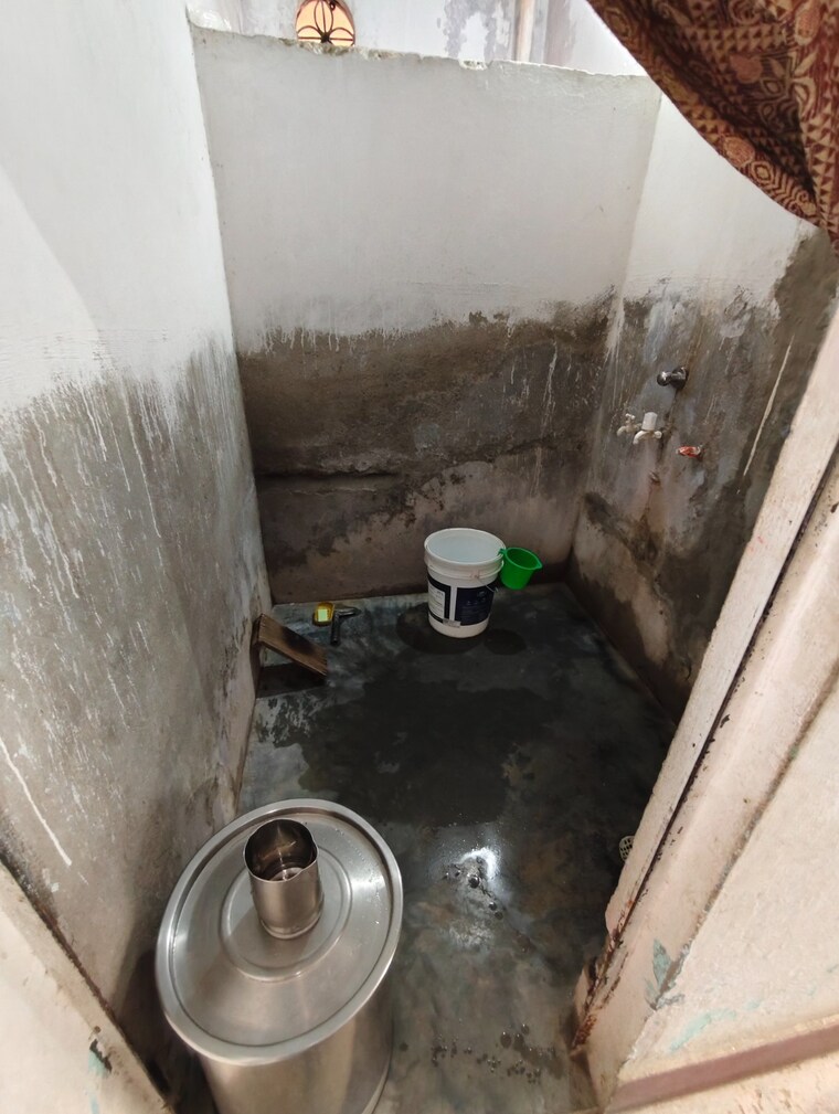 Bathroom, preeti nagar 4 Bedroom 1800 Sq.Ft. Independent House In Preeti Nagar Lucknow 9176703