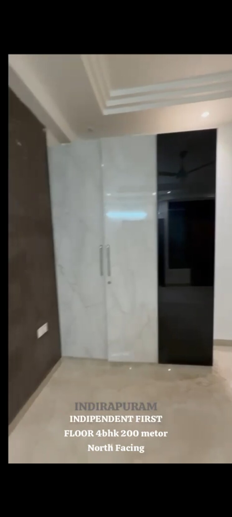 Room, shakti khand iii 4 Bedroom 2200 Sq.Ft. Builder Floor In Shakti Khand Iii Ghaziabad 9176761