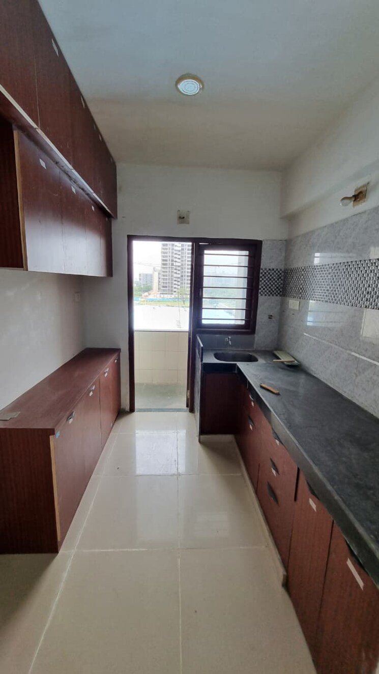 Kitchen, vaishnodevi circle 3 Bedroom 181 Sq.Yd. Builder Floor In Vaishnodevi Circle Ahmedabad 9177140