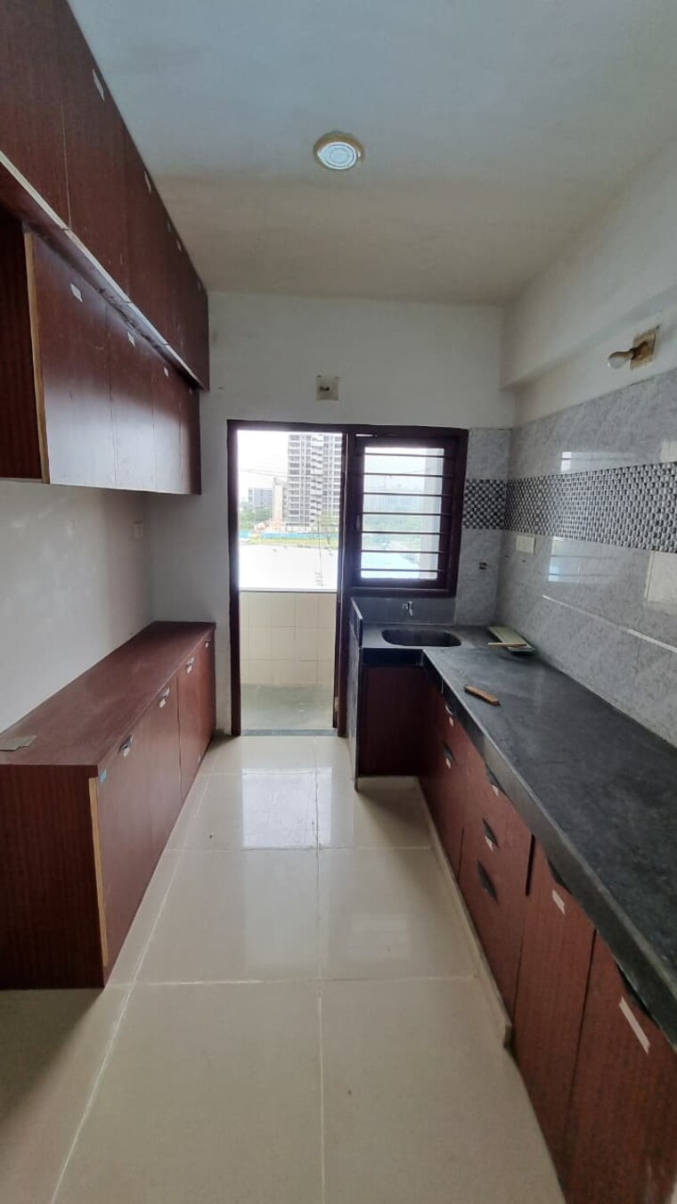 Kitchen, vaishnodevi circle 3 Bedroom 181 Sq.Yd. Builder Floor In Vaishnodevi Circle Ahmedabad 9177140