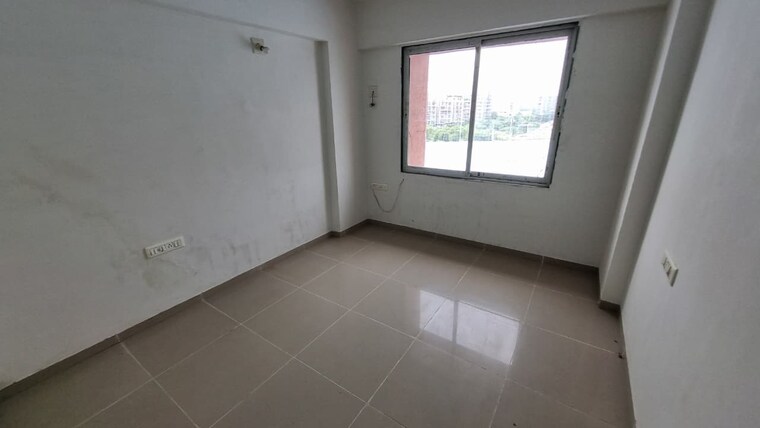 Room, vaishnodevi circle 3 Bedroom 181 Sq.Yd. Builder Floor In Vaishnodevi Circle Ahmedabad 9177140