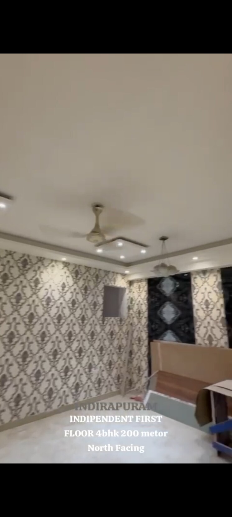 Room, shakti khand iii 4 Bedroom 2200 Sq.Ft. Builder Floor In Shakti Khand Iii Ghaziabad 9176761