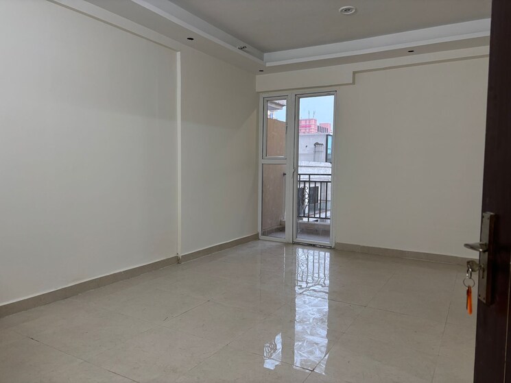 Room, signature-global-prime 2 Bedroom 834 Sq.Ft. Apartment In Sector 63a Gurgaon 9176805