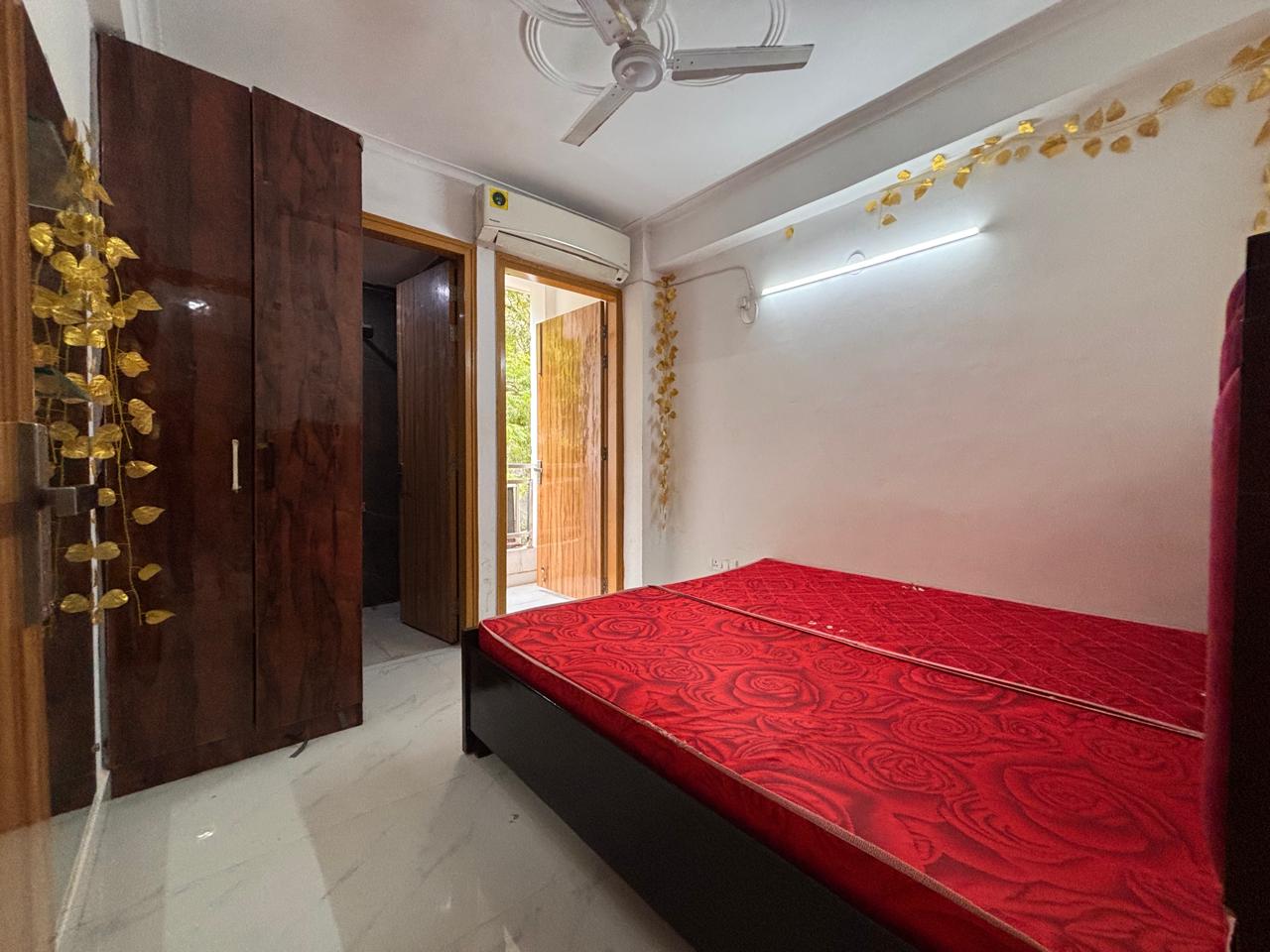 1 BHK Builder Floor For Rent in Saket