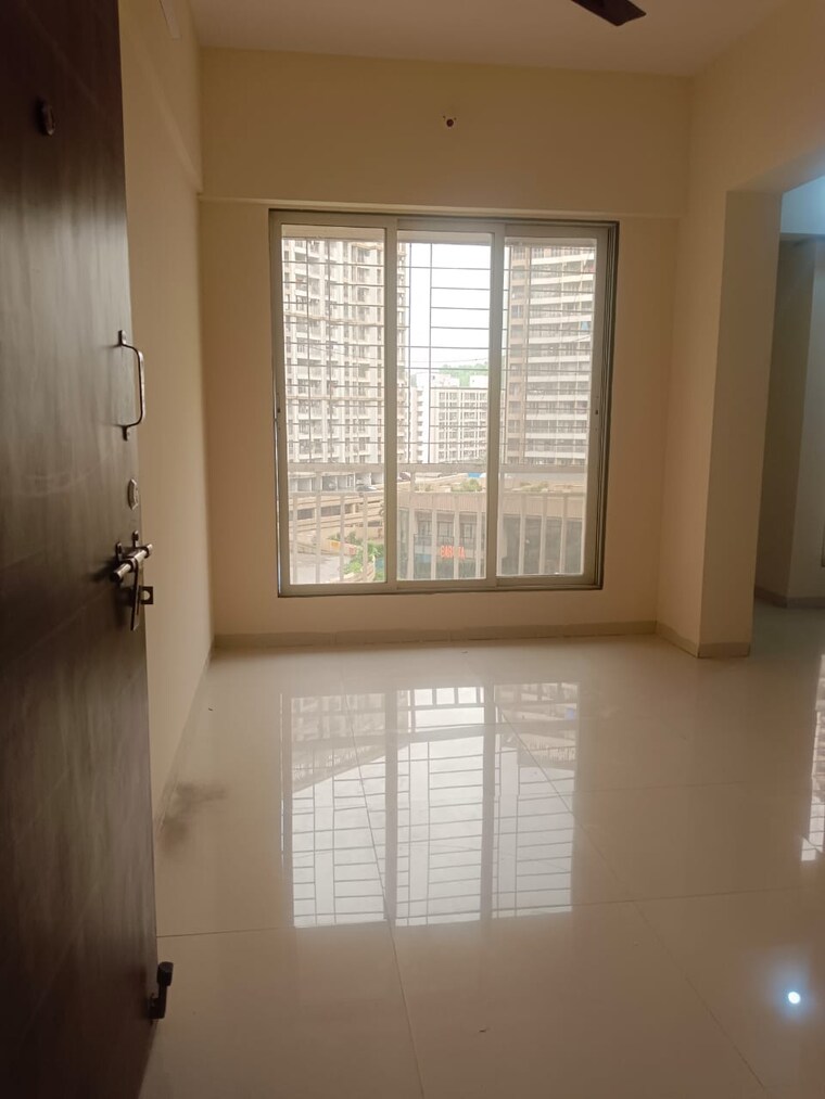 Room, seven-eleven-apna-ghar 1 RK 300 Sq.Ft. Apartment In Mira Road Thane 9176833