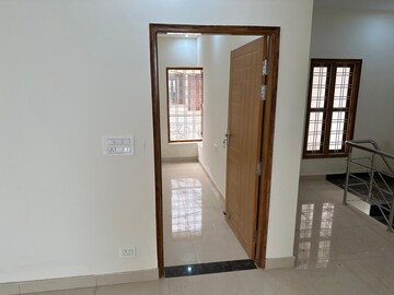 Room in 5 BHK Independent House at Sahastradhara – for Rent