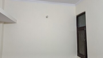 Room in 1 BHK Builder Floor at Vaishali Sector 3 – for Rent