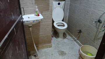 Bathroom in 1 BHK Builder Floor at Vaishali Sector 3 – for Rent
