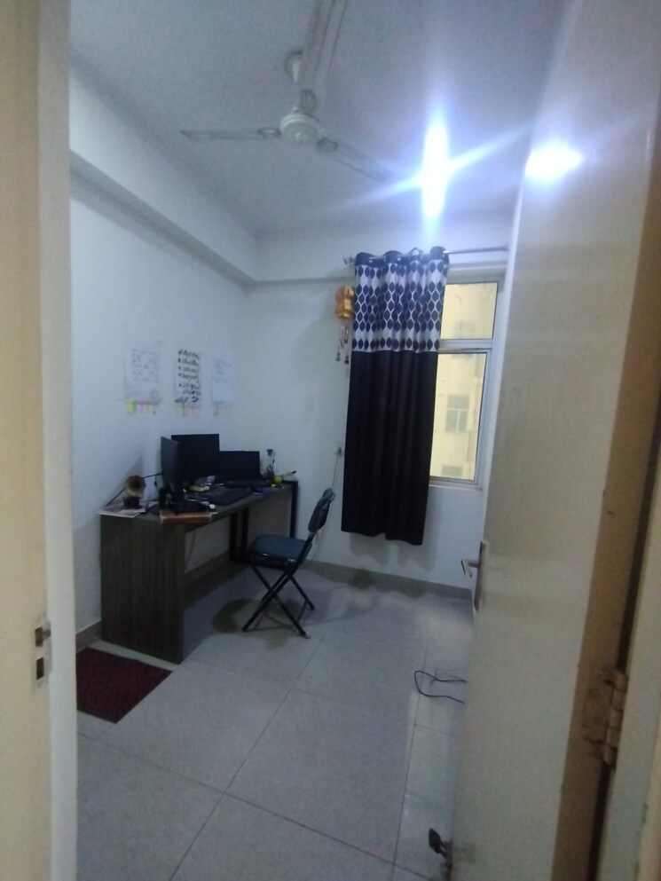 Living Room, gaur-city-4th-avenue 2.5 Bedroom 1175 Sq.Ft. Apartment In Sector 4 Greater Noida Greater Noida 9177010