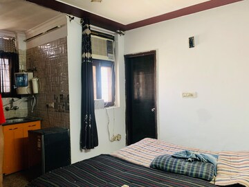 Bedroom in 2 BHK Builder Floor at Saket – for Rent