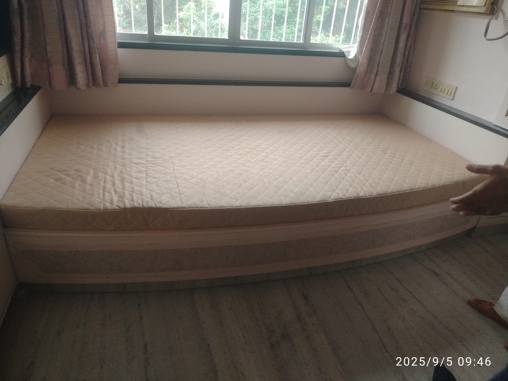 3 BHK + Pooja Room,Servant Room,Study Room,Extra Room Apartment For Rent in Bhaiwada Apartment 